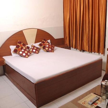 Hotel Surya Palace Chandīgarh Eksteriør bilde