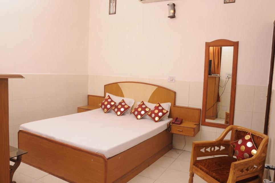 Hotel Surya Palace Chandīgarh Eksteriør bilde