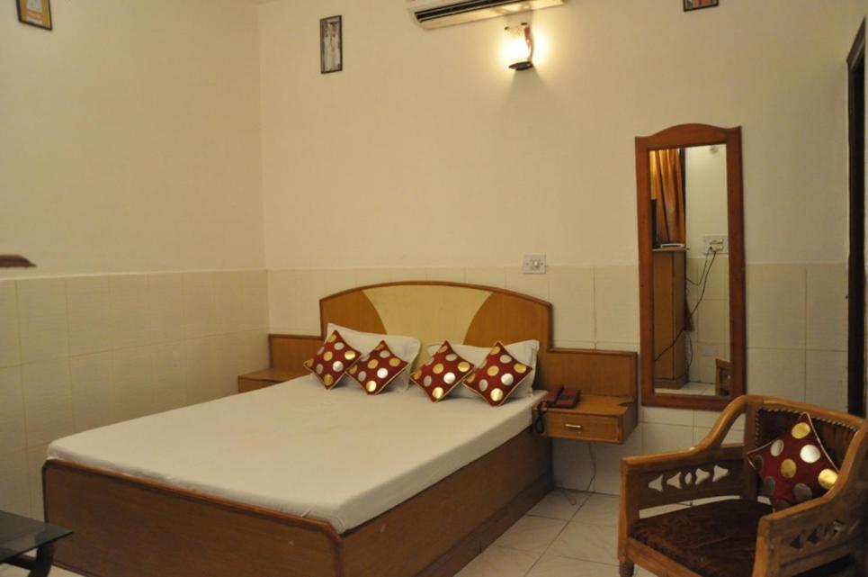Hotel Surya Palace Chandīgarh Eksteriør bilde