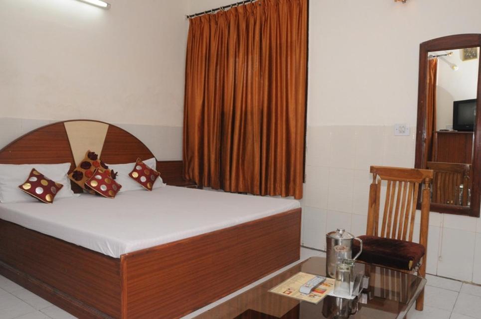 Hotel Surya Palace Chandīgarh Eksteriør bilde